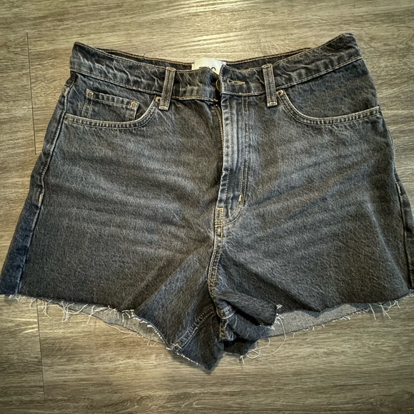 BDG charcoal colored jean, high waisted shorts. - Picture 1 of 4